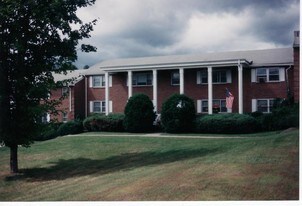 5 Highview Dr, Unit 95 highview Drive in Pittsfield, MA - Building Photo