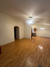 6140 Austin St in Anchorage, AK - Foto de edificio - Building Photo