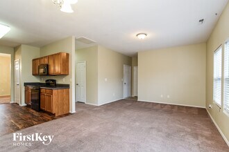 3418 Charterhall Ln in Charlotte, NC - Foto de edificio - Building Photo