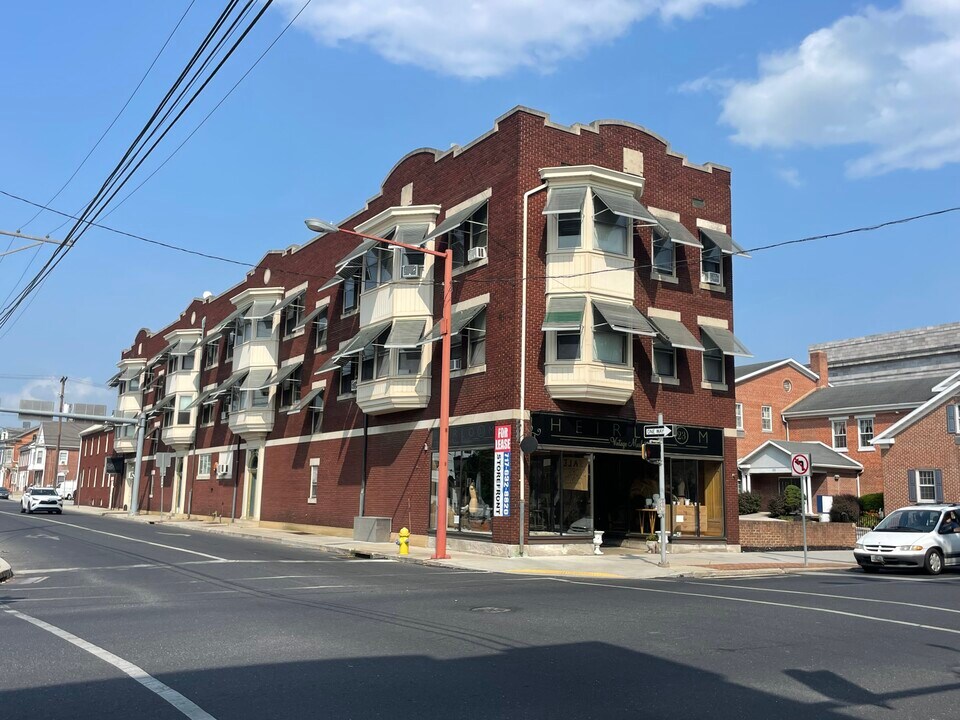 3 E Chestnut St, Unit 2 in Hanover, PA - Building Photo