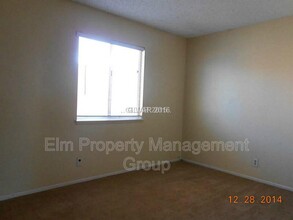 2008 Winwood St in Las Vegas, NV - Building Photo - Building Photo