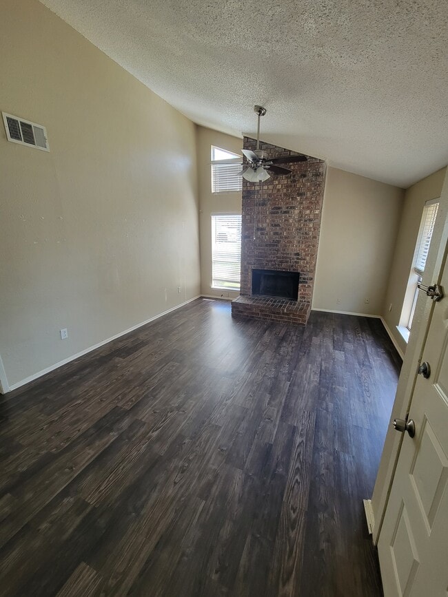 612 Lillard Rd, Unit A in Arlington, TX - Building Photo - Building Photo