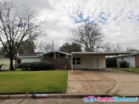6923 Cole Creek Dr, Unit 4303 in Houston, TX - Building Photo