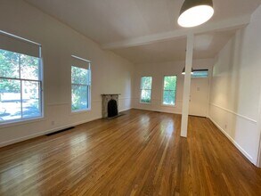 2078 NW Everett St in Portland, OR - Building Photo - Building Photo