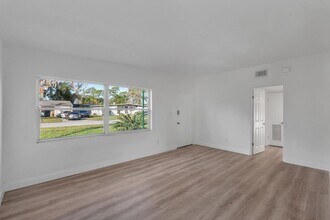 833 Pinedale Ave in Orlando, FL - Building Photo - Building Photo