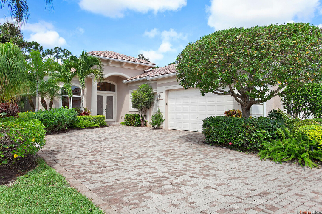 206 Porto Vecchio Way in Palm Beach Gardens, FL - Building Photo