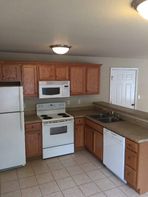 124 Evanlee Ct-Unit -A in Jefferson City, MO - Foto de edificio - Building Photo