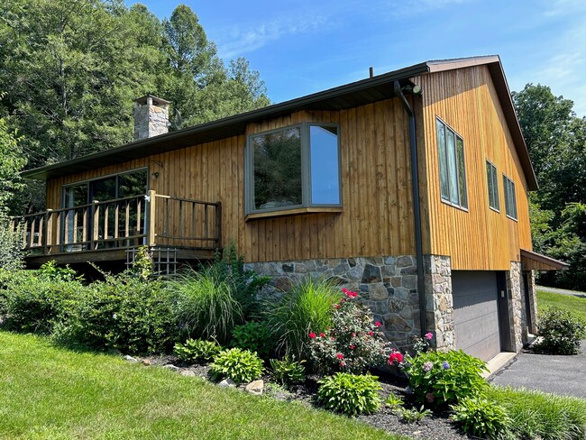 4600 Irish Creek Rd in Bernville, PA - Building Photo - Building Photo