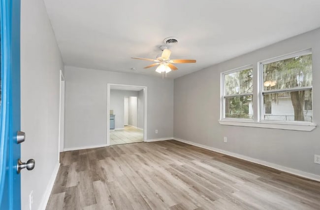 105 W 54th St in Savannah, GA - Building Photo - Building Photo