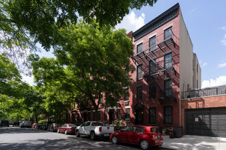 307 Prospect Pl in Brooklyn, NY - Building Photo - Building Photo