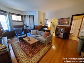 1738 Beacon St, Unit 2 in Brookline, MA - Building Photo - Building Photo