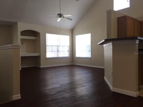 6593 Queens Borough Ave in Orlando, FL - Building Photo - Building Photo