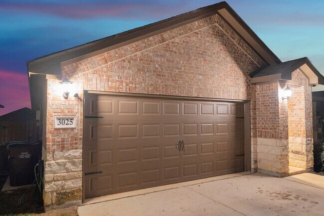 3025 Charyn Wy in Canyon Lake, TX - Building Photo - Building Photo