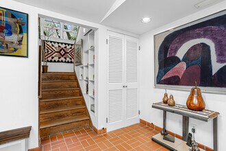 109 Murray St, Unit Studio in Norwalk, CT - Building Photo - Building Photo