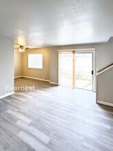 1021 Evans Ct in Hayward, CA - Foto de edificio - Building Photo