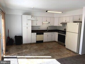 56 Burgundy Dr in Evesham, NJ - Building Photo - Building Photo