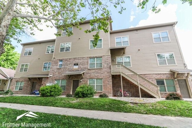 property at 914 Vattier Street