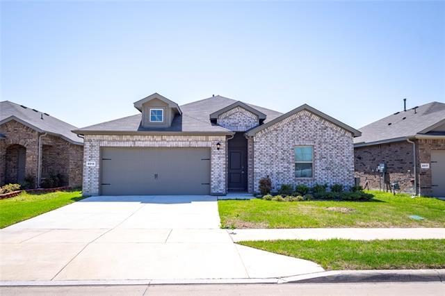 8513 Centerboard Ln in Fort Worth, TX - Building Photo
