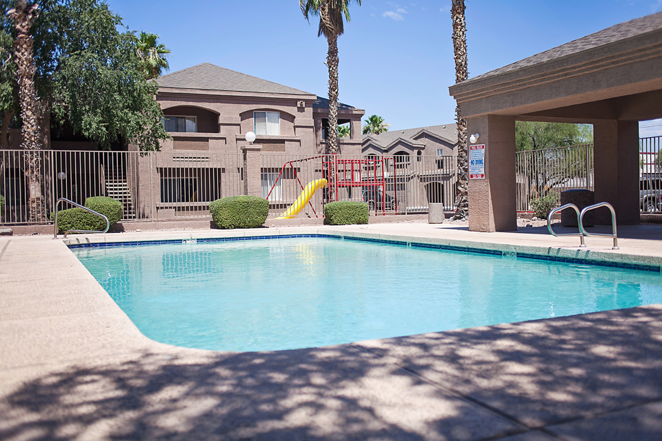 Colonia Del Rey Apartments in Chandler, AZ - Building Photo