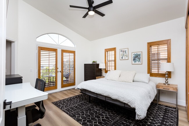 919 W Lewis St, Unit 3 in San Diego, CA - Foto de edificio - Building Photo