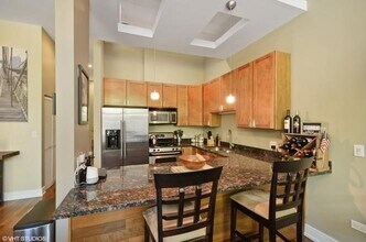 902 N Elston Ave in Chicago, IL - Building Photo - Building Photo