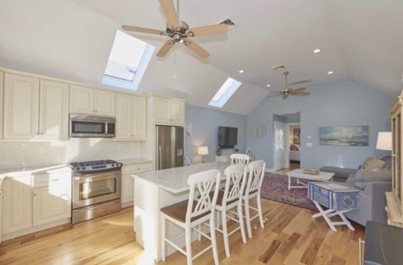 24 Church St in Sea Bright, NJ - Building Photo