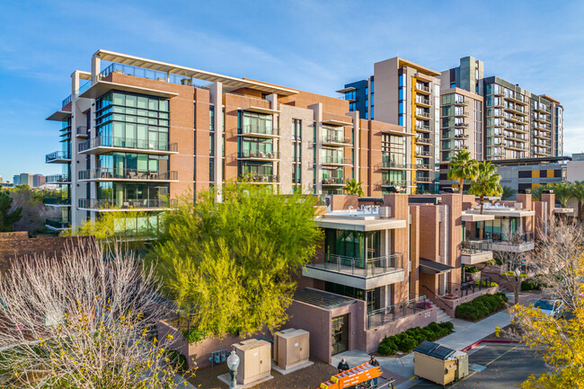 Portland Place Condominiums in Phoenix, AZ - Building Photo - Building Photo