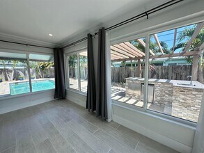 284 SW 11th St in Pompano Beach, FL - Building Photo - Building Photo