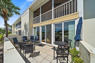 425 Cerromar Terrace in Venice, FL - Building Photo - Building Photo