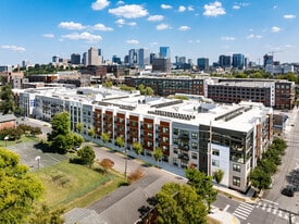 Apex Marathon Village in Nashville, TN - Building Photo