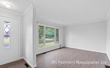 21 Parkdale Dr in Belleville, ON - Building Photo - Building Photo