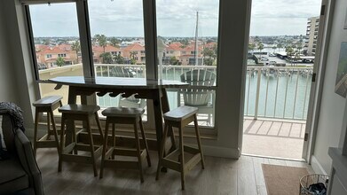 1621 Gulf Blvd, Unit 503 in Clearwater, FL - Building Photo - Building Photo