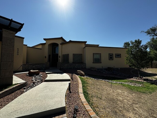 5200 Garden Vly in El Paso, TX - Building Photo - Building Photo
