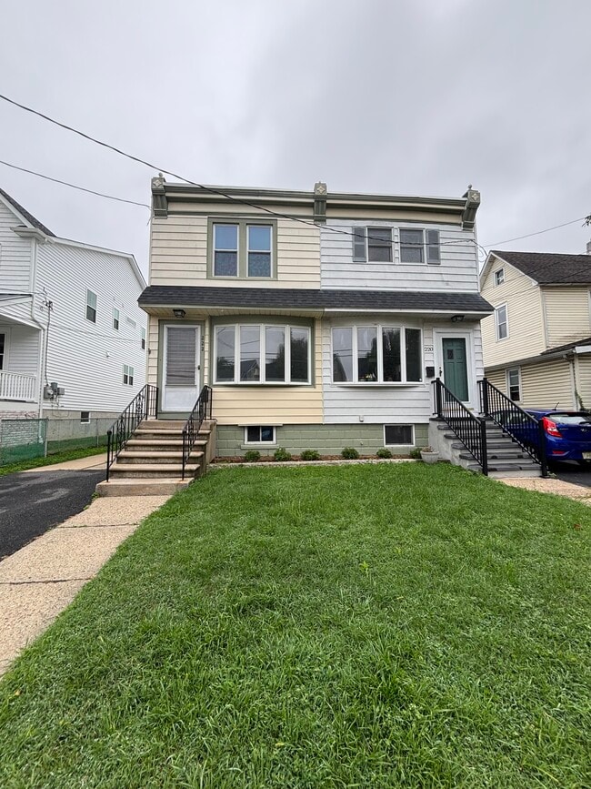 222 Emerald Ave