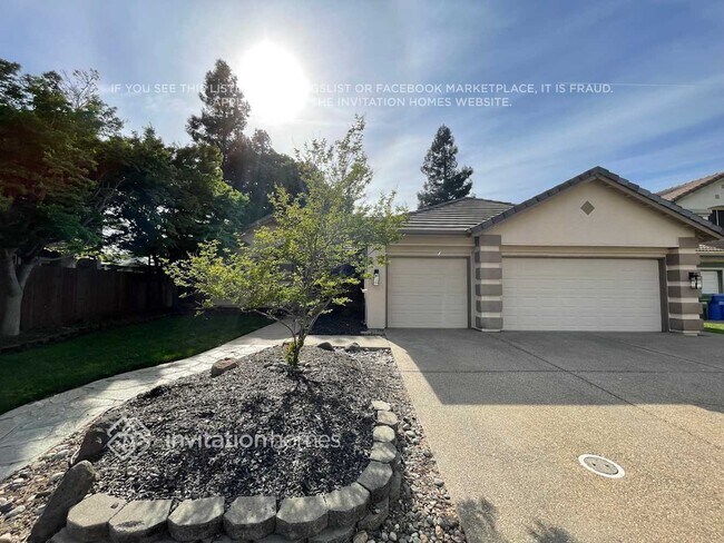 869 Lariat Loop in Galt, CA - Foto de edificio - Building Photo