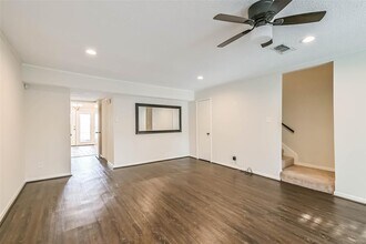 496 N Post Oak Ln in Houston, TX - Building Photo - Building Photo