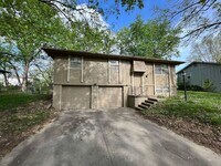 524 NE Sunnybrook Dr