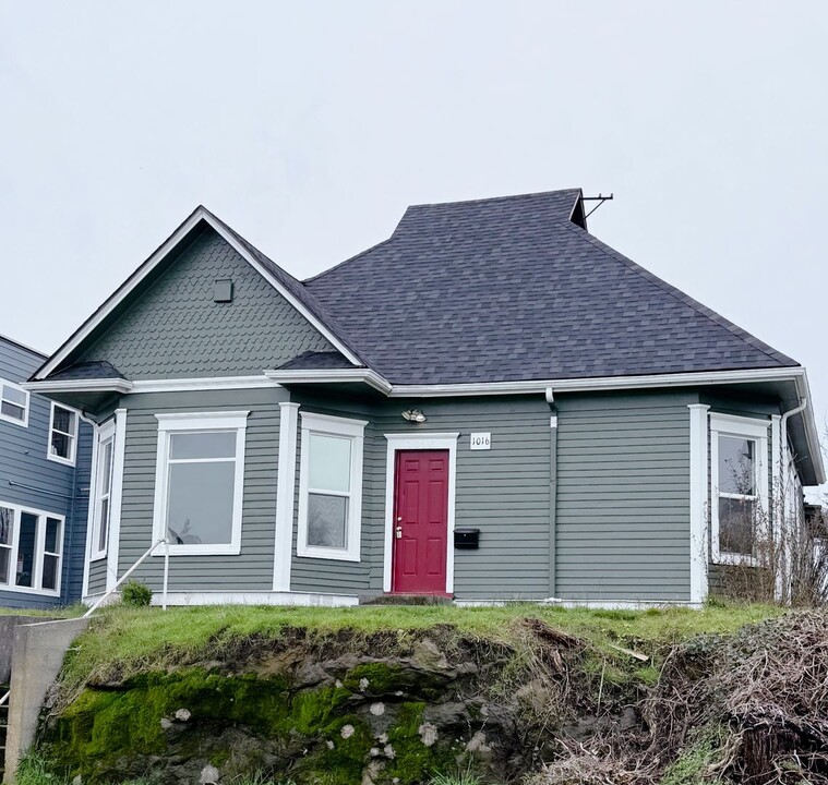 1016 High St in Bellingham, WA - Building Photo