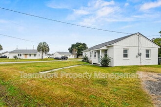 3043 Terry Dr in North Charleston, SC - Building Photo - Building Photo