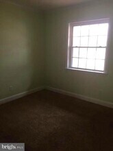 14886 Lambeth Square in Centreville, VA - Foto de edificio - Building Photo