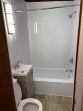 5832 Phillips Ave, Unit #2 in Pittsburgh, PA - Building Photo - Building Photo