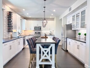 5541 Palm Dr in Hawthorne, CA - Building Photo - Building Photo
