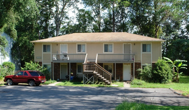 2142 Corinne St in Tallahassee, FL - Foto de edificio - Building Photo