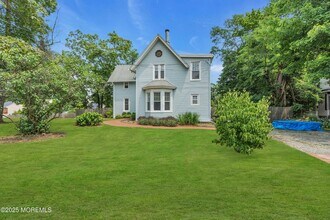 18 Middletown Ave in Atlantic Highlands, NJ - Building Photo - Building Photo