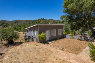 14401 Old Morro Rd W in Atascadero, CA - Building Photo - Building Photo