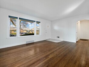 8727 Hamlin Ave in Skokie, IL - Building Photo - Building Photo