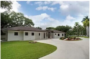 8800 SW 112th St in Miami, FL - Building Photo