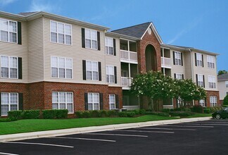 Legacy at Cross Creek in Fayetteville, NC - Foto de edificio - Building Photo