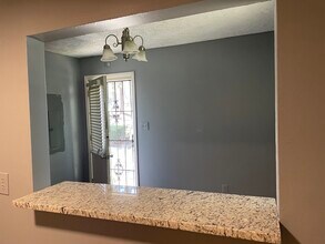 2875 Hedgewood Dr NW in Atlanta, GA - Building Photo - Building Photo