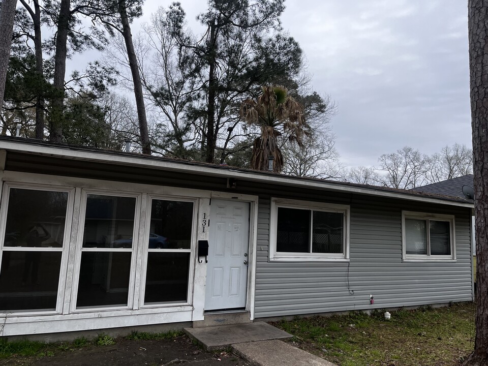 131 Rosewood Dr in Hammond, LA - Building Photo